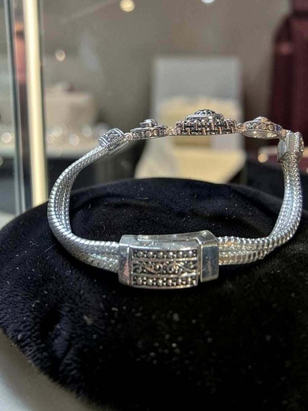 Crystal Statement Bracelet - Picture 4 of 5